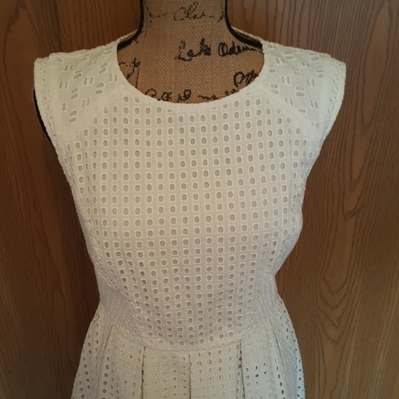 White rachel zoe dress. Size 4. Great condition - Picture 2 of 8